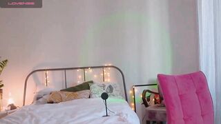 Jade_Grail69 - [Myfreecams] Pretty Cam Model Fucks Herself Homemade