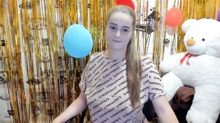 emmika_ - [Chaturbate] camera Shows Ass Twerking