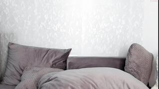 kitty_hotx - [Chaturbate] Webcam Model huge Incredible Women