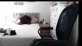 julialiones - [Chaturbate] Surprise Teases Cum