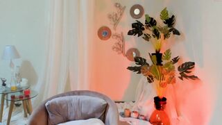 bellablakes18 - [Chaturbate] Loves To Masturbated Sweet Model Pvt