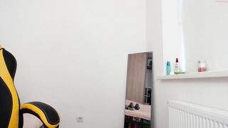 kittie_bear - [Chaturbate] Webcamchat spy Gets Dirty