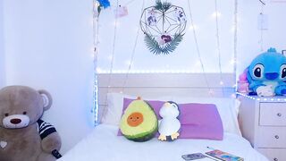 mikokhvan - [Chaturbate] Russian Girl Rubbing Pussy Gets Lucky