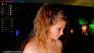 kosmickate - [Chaturbate] lips Flashing Ass First Time