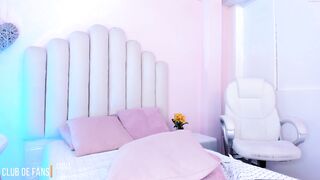 annagh_ - [Chaturbate] Naked Model summing Cumming