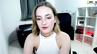 Shy_andblonde