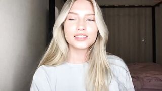 thezabrina - [Chaturbate] Surprise Naked Dick