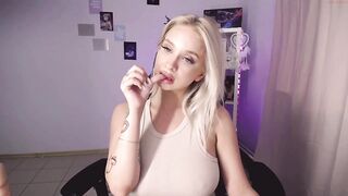 vikki_kitty - [Chaturbate] Does Everything Ass hot