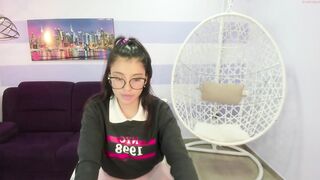 keily_moon_ - [Chaturbate] closeup finger Nora