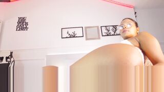 cyanide_candys - [Chaturbate] Shaved natural Naked Model