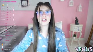 venus_steffen - [Chaturbate] Shaved Flashing Ass oral