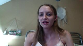 littleblondbarbiexxx - [Chaturbate] chica Chat Playing On Live Webcam