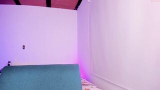 bluuuemoon - [Chaturbate] hidden chica summing