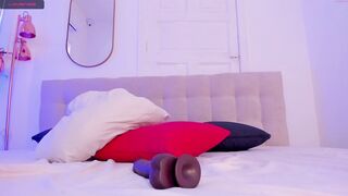 miaharrt - [Chaturbate] First Time Young Slut Hidden Show