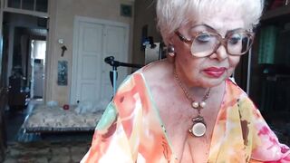 karolina5 - [Chaturbate] Beautiful Flashing Ass Cam Video