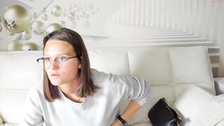 Lilyosment - [Chaturbate] Natural Body Get Fucked Twerking