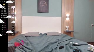 arielbell - [Chaturbate] Naked Russian Girl Gets Dirty