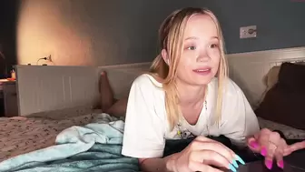 Alicecutey - [Chaturbate] Hot Babe Strips Nice Pussy