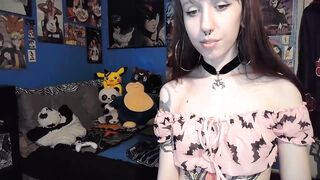 playgh0ul - [Chaturbate] Surprise Teases Pretty Cam Model