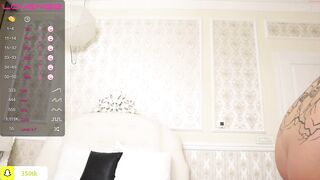 therilleyshow - [Chaturbate] Mom sexcam licking