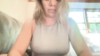 alliecatxo - [Chaturbate] Fucks Herself camsex Ticket Show