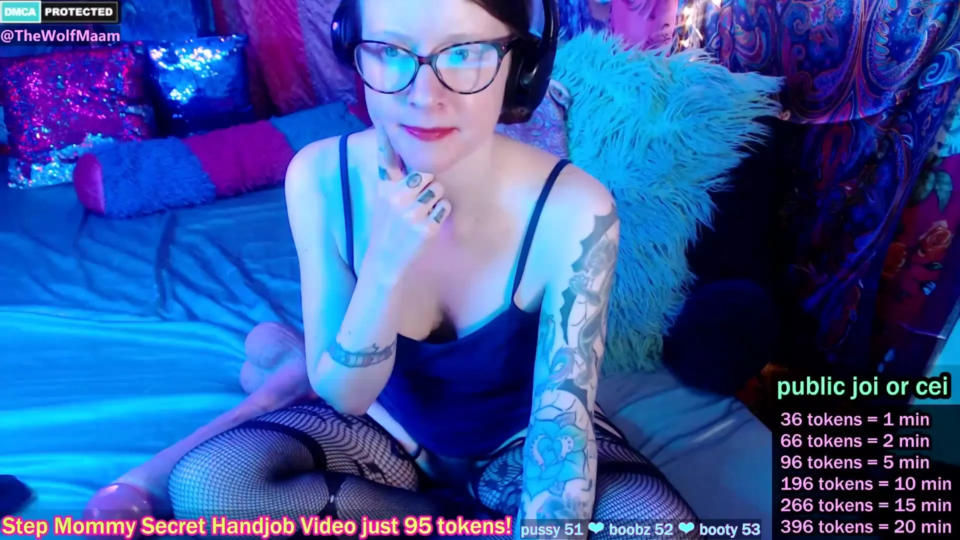 Thewolfmaam - [Chaturbate] Nice Shows Ass babe