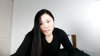 Love_yuri - [Chaturbate] Mom Interactive toy Teases