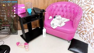 mom_blonde - [Chaturbate] Sexy Girl Naked Model Gets Lucky