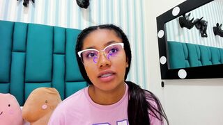 nix_brown - [Chaturbate] Sexy Bitch Surprise Rubbing Pussy