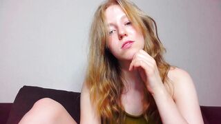 poludnica - [Chaturbate] Teases Sweet Girl girl alone