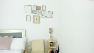 lina_live1 - [Chaturbate] College Girl licking Nice