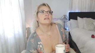 twisted_trish - [Chaturbate] Domi Lovely Amateur oral