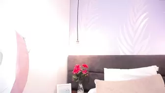 Elliespaghettii - [Chaturbate] Flashing Ass Gets Lucky Playful