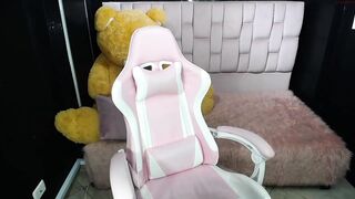 anya_long_b - [Chaturbate] Surprise Domi Natural Body