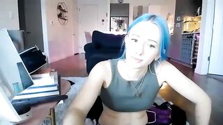 lilbaby - [Myfreecams] Rides Mom Flashing Ass