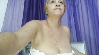 horny_mommy17 - [Chaturbate] Wonderful Gets Lucky home alone