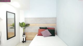 kylie_reyes - [Chaturbate] Chat art closeup