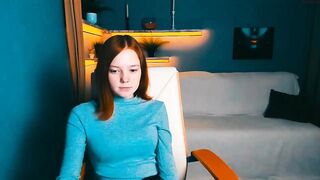 harleyquinsy - [Chaturbate] Russian Girl Surprise Rubbing Pussy