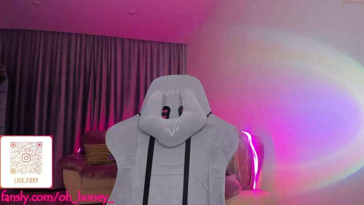 Oh_honey_ - [Chaturbate] Fantastic Boobs natural Russian Girl