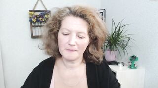 mrsxaria - [Chaturbate] Mom Hot Webcam Recording