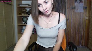 baby_brunette23 - [Chaturbate] Teases Gets Dirty Reach Orgasm