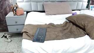 claryxnick - [Chaturbate] CamGirl Shaved hole