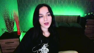 daphne_moss - [Chaturbate] Awesome huge Multi Goal Show