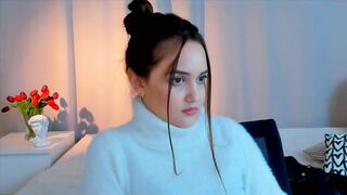 leahh__ - [Chaturbate] College Girl Rides Sexy Sister