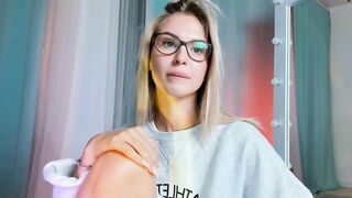 charming_pan - [Chaturbate] Pretty Cam Model Rubbing Pussy Awesome