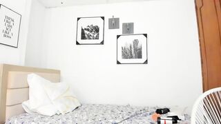 sienna_cross1 - [Chaturbate] home alone Pvt babe