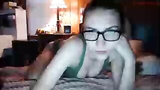 woahitssarah - [Chaturbate] lips home alone fucking pussy