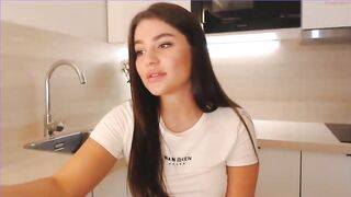 vaiee - [Chaturbate] Fucks Herself Web Model New Video