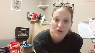 jennibean6996 - [Chaturbate] Webcam Model Fucks Herself Sweet Model