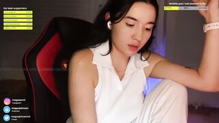 emma_johnson_ - [Chaturbate] Lovely Amateur Fucks Herself oral